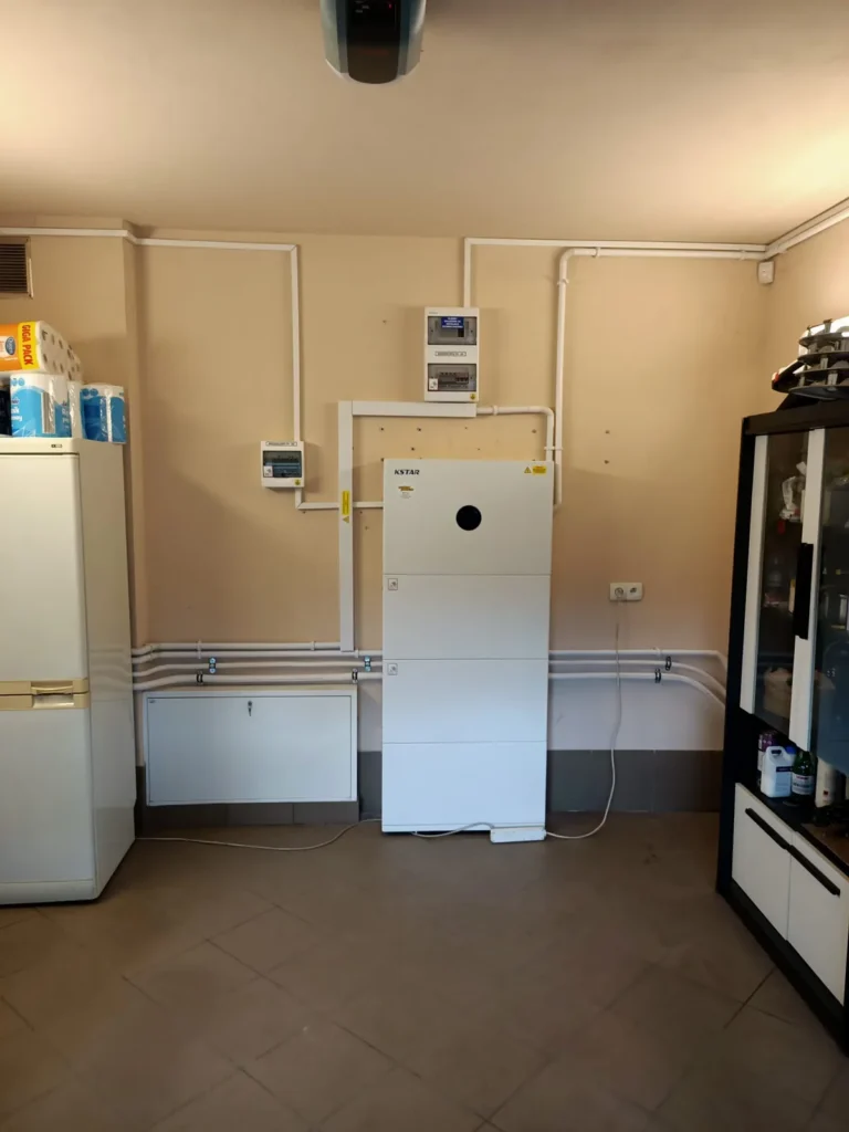 Magazyn energii z falownikiem i rozdzielnicami w Kopalni pod Częstochową
