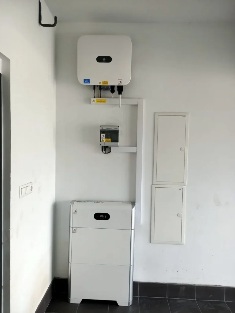 Magazyn energii i falownik przy rozdzielnicy w Opolu
